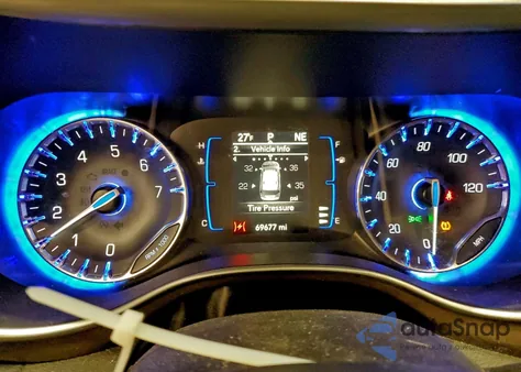 2019 Chrysler Pacifica Touring L z USA, uszkodzony, nr VIN 2C4RC1BG1KR733231